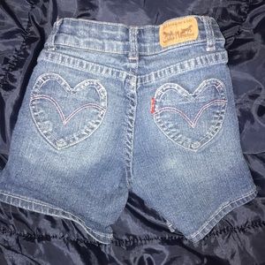 Girl’s size 5 Levi’s shorts